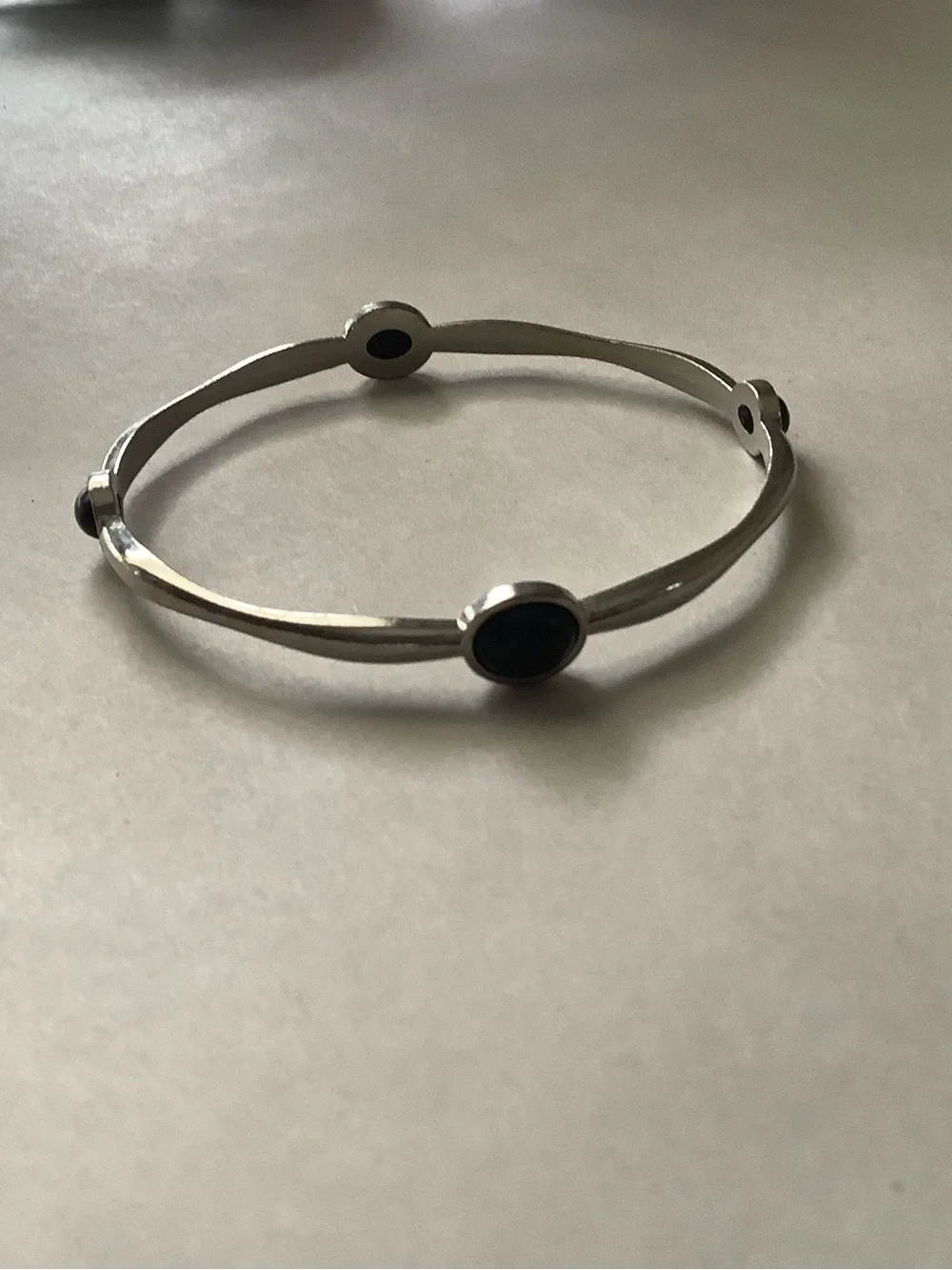 Large bracelet - Picture 1 of 4